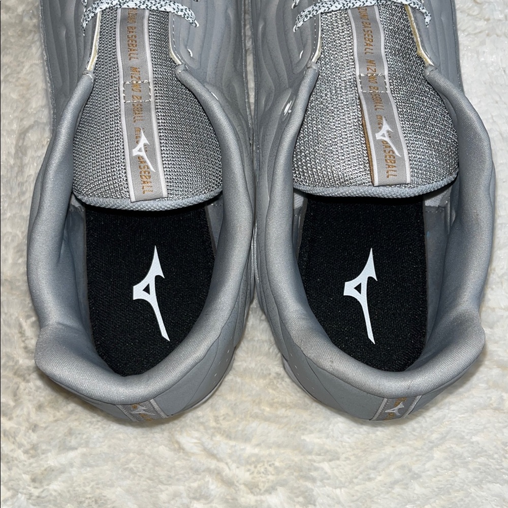 NEW Mizuno 9-Spike Ambition 3 Low Metal Baseball Cleats Grey/White Men's Size 14 - Picture 11 of 15